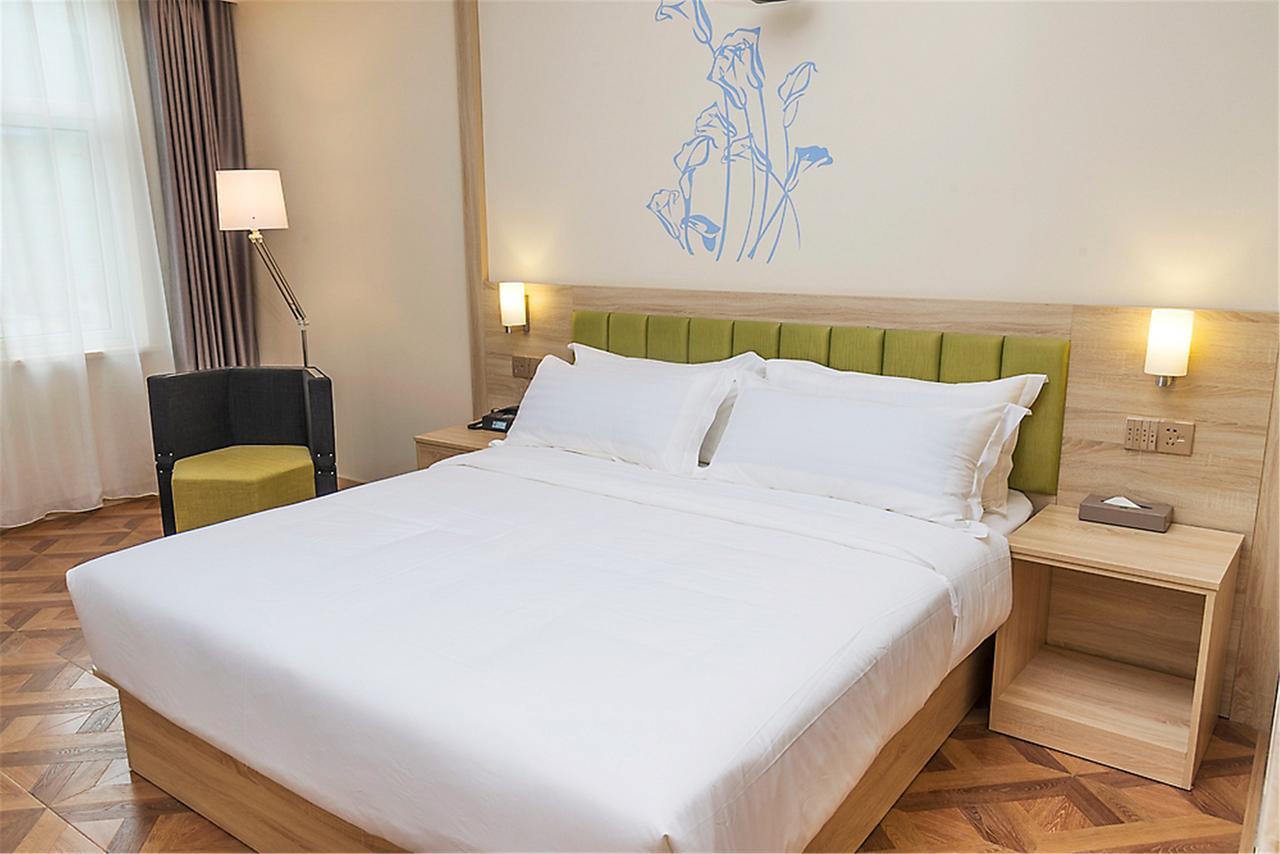 Ibis Styles Nantong Development Zone Shimao Plaza Hotel Exterior photo